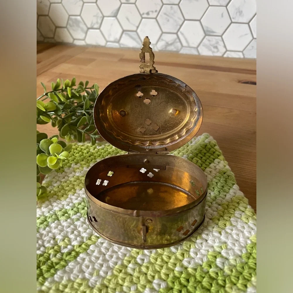 Vintage Cricket Box